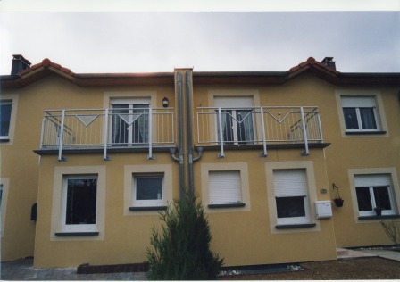 Außengeländer am Zweifamilie Wohnhaus