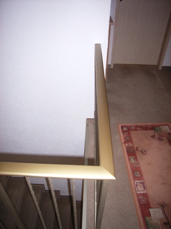 Handlauf aus Kunststoff in der Eckausbildung